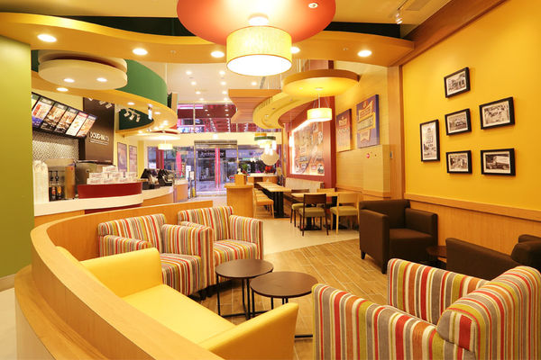 区—美食】色彩缤纷甜甜圈世界的krispy kreme doughnuts甜甜圈专卖店